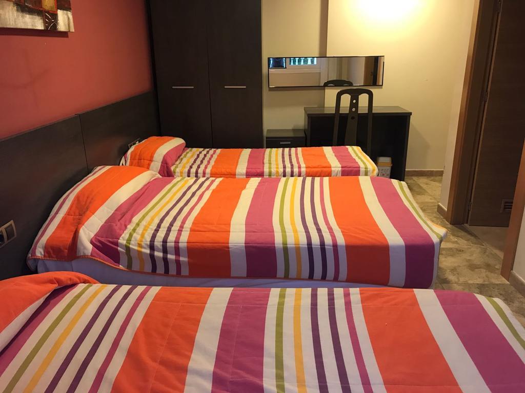 Hostal Zubi XXI Пуэнте-ла-Рейна Экстерьер фото