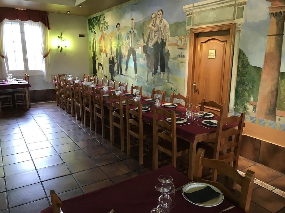 Hostal Zubi XXI Пуэнте-ла-Рейна Экстерьер фото