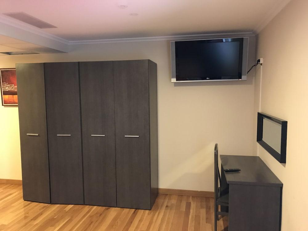 Hostal Zubi XXI Пуэнте-ла-Рейна Экстерьер фото